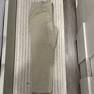 Men's Classic Khaki Chinos